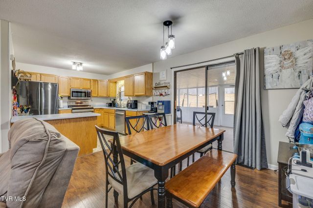 3200 Buckingham Drive, Johnson City, TN 37604