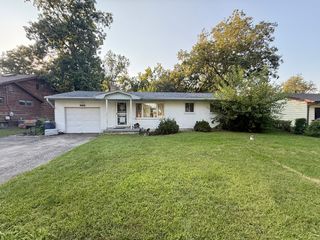 988 Spruce Lane, St. Anne, IL 60964