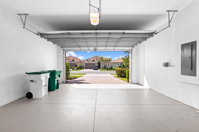 11795 Vivar Run, Parkland, FL 33076