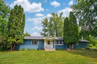 6280 Smith Road, Fenton Charter Township, MI 48451