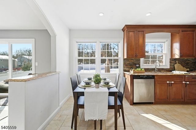 26 E Harrison Pl, Livingston Twp., NJ 07039