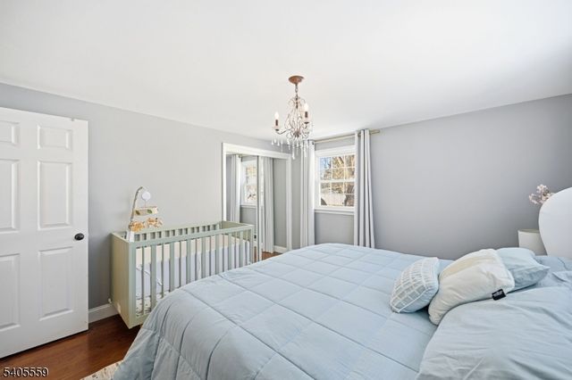 26 E Harrison Pl, Livingston Twp., NJ 07039