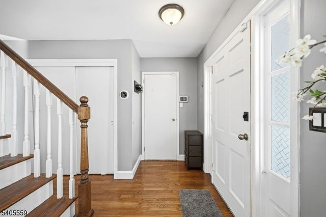 26 E Harrison Pl, Livingston Twp., NJ 07039