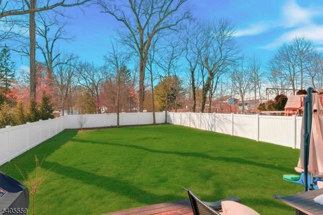 26 E Harrison Pl, Livingston Twp., NJ 07039