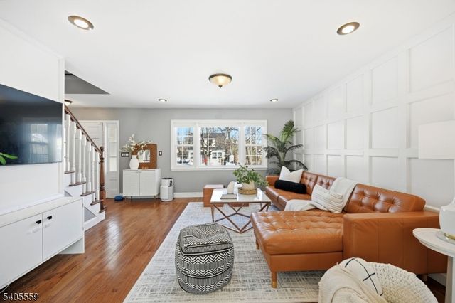 26 E Harrison Pl, Livingston Twp., NJ 07039