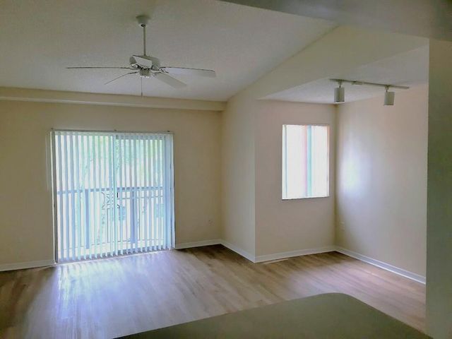 4195 N Haverhill Road 324, West Palm Beach, FL 33417