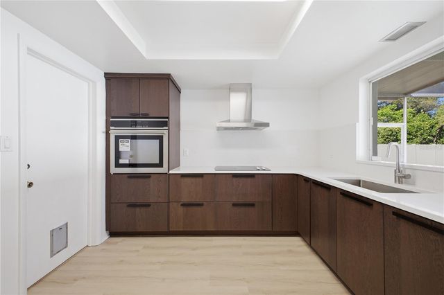 2612 BOTANY AVENUE, Sarasota, FL 34239