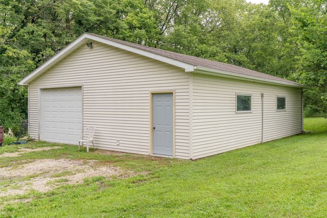 2283 Pioneer Avenue, Winterset, IA 50273