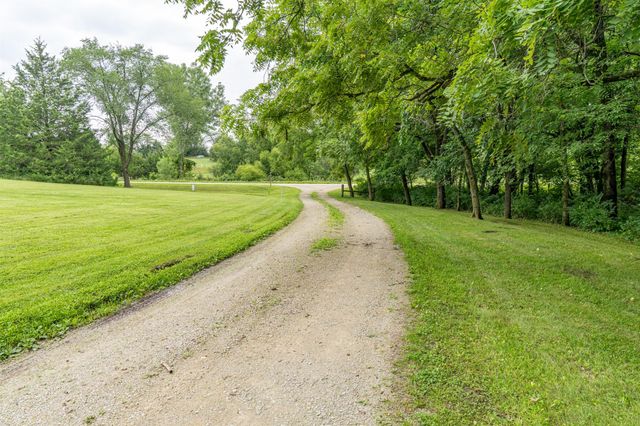 2283 Pioneer Avenue, Winterset, IA 50273
