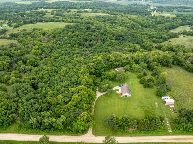 2283 Pioneer Avenue, Winterset, IA 50273