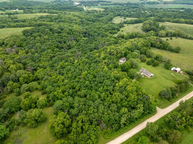 2283 Pioneer Avenue, Winterset, IA 50273