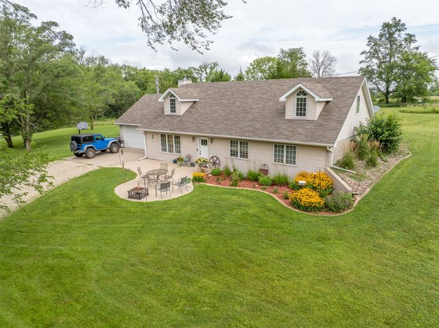 2283 Pioneer Avenue, Winterset, IA 50273