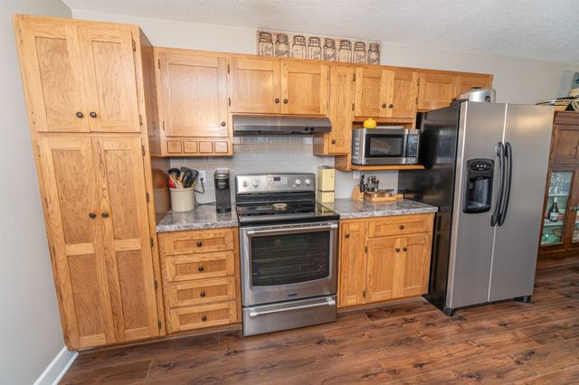 2283 Pioneer Avenue, Winterset, IA 50273