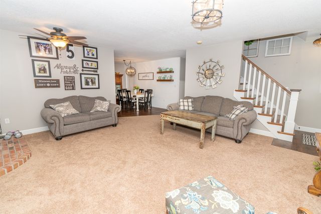 2283 Pioneer Avenue, Winterset, IA 50273