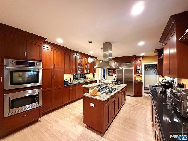 632 Belgrove Drive, Kearny, NJ 07032