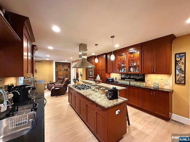 632 Belgrove Drive, Kearny, NJ 07032