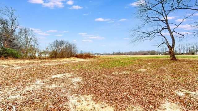 3021 Highway 25, Cottontown, TN 37048