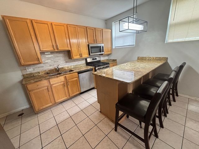 1430 E 69th Street 1S, Chicago, IL 60637
