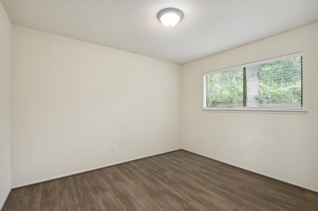 24 E Bigelow Oak Court, Spring, TX 77381