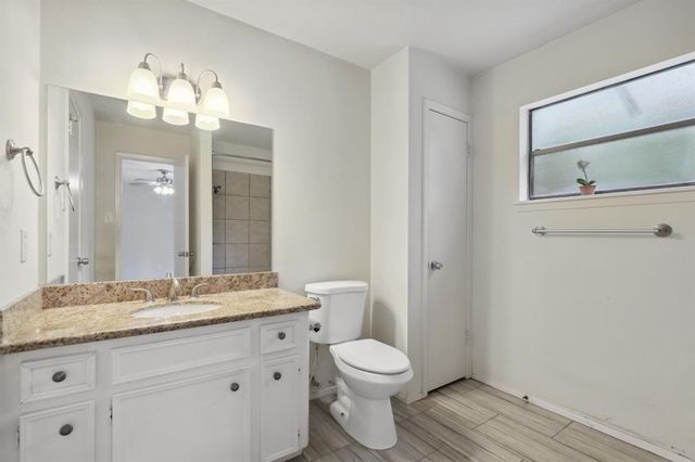 24 E Bigelow Oak Court, Spring, TX 77381