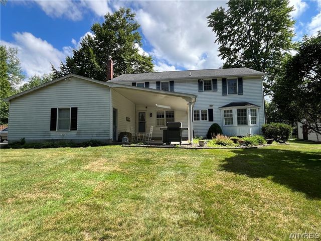 82 Deer Run, Amherst, NY 14221