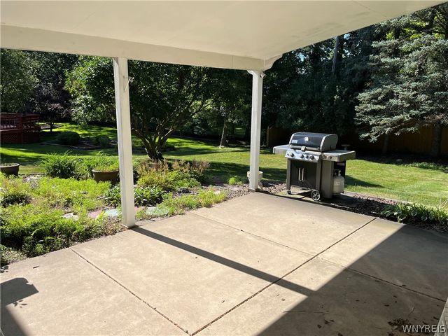 82 Deer Run, Amherst, NY 14221