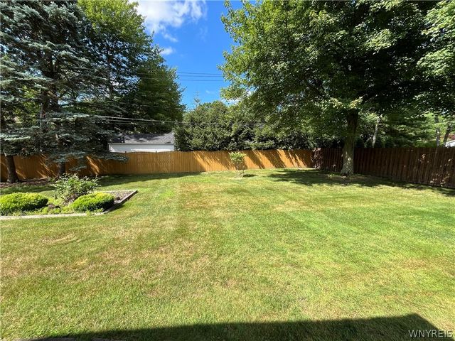 82 Deer Run, Amherst, NY 14221