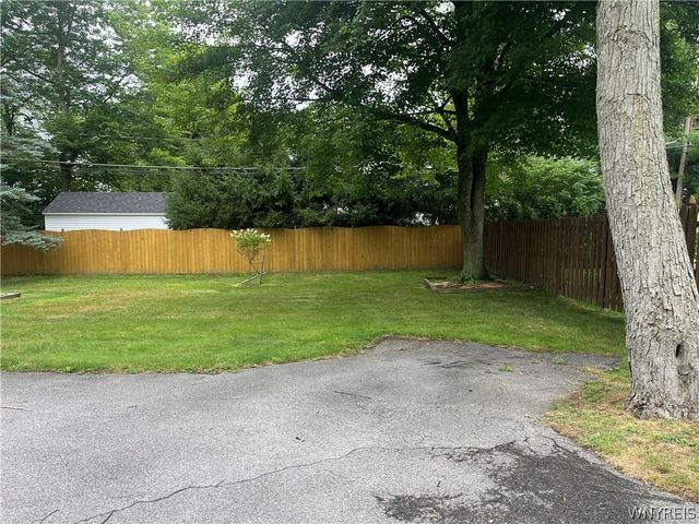 82 Deer Run, Amherst, NY 14221