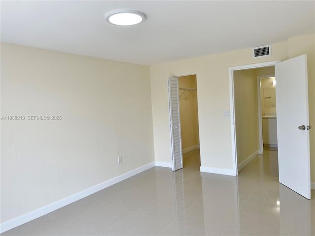 16950 W Dixie Hwy A322, North Miami Beach, FL 33160