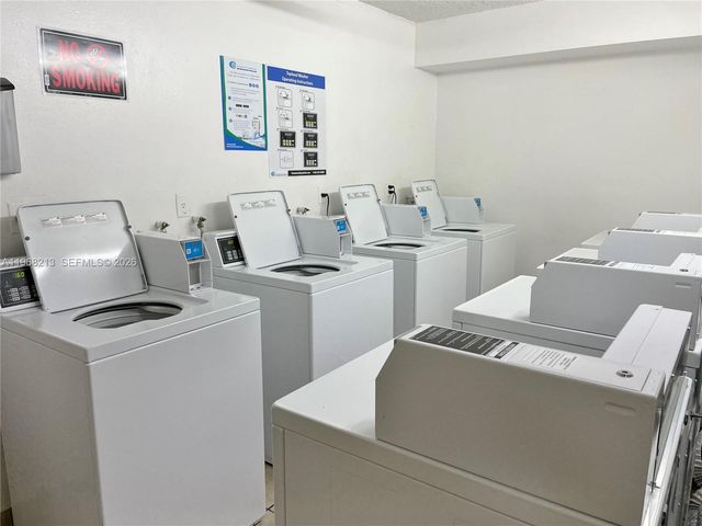 16950 W Dixie Hwy A322, North Miami Beach, FL 33160