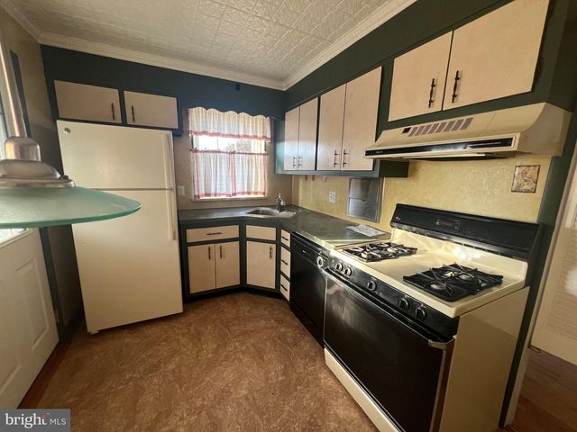 7703 BROUS AVE, Philadelphia, PA 19152