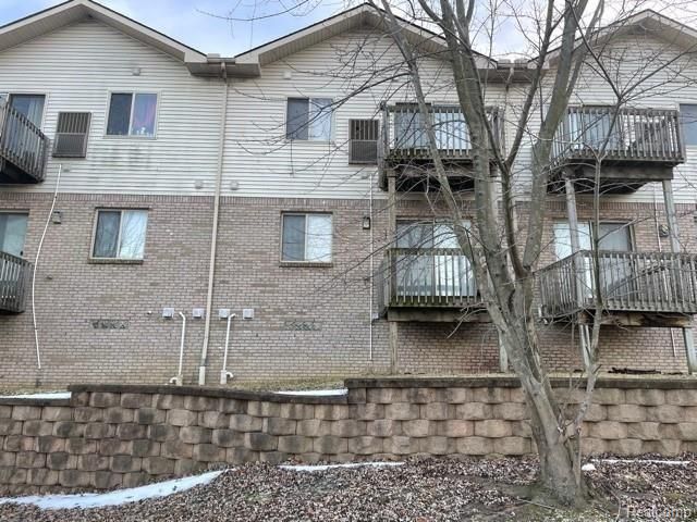 14 Eden Park Drive, Dearborn Heights, MI 48127