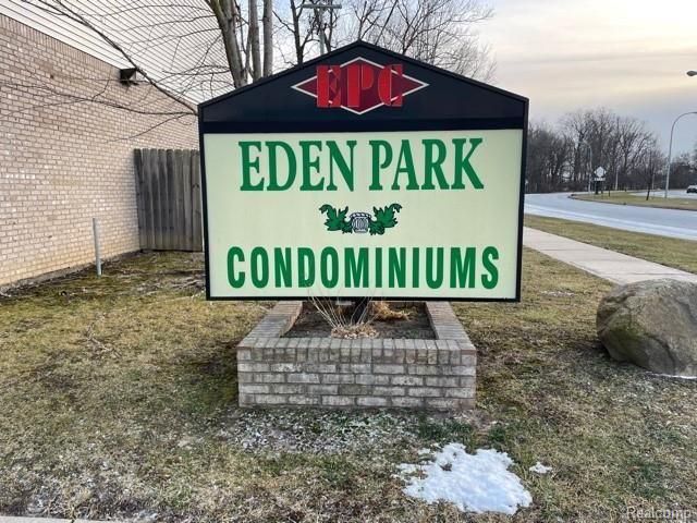 14 Eden Park Drive, Dearborn Heights, MI 48127