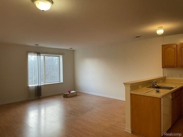 14 Eden Park Drive, Dearborn Heights, MI 48127