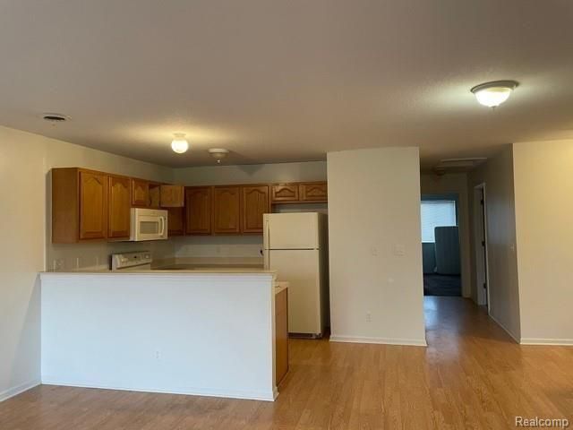 14 Eden Park Drive, Dearborn Heights, MI 48127