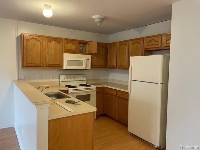 14 Eden Park Drive, Dearborn Heights, MI 48127