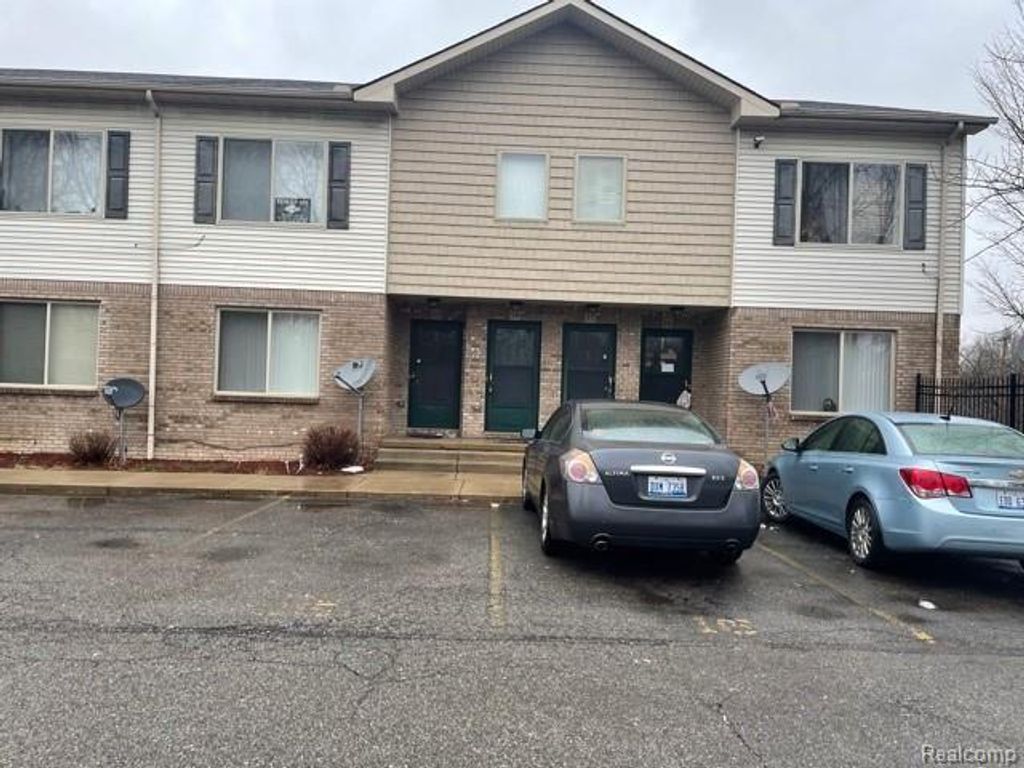 14 Eden Park Drive, Dearborn Heights, MI 48127