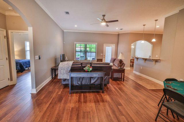 25 NW Maples Street, Fort Walton Beach, FL 32548