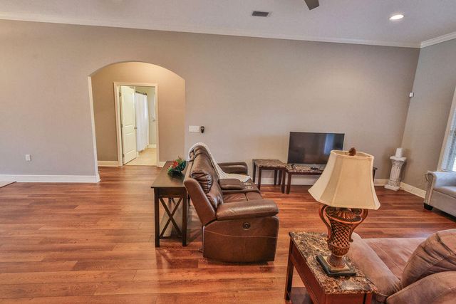 25 NW Maples Street, Fort Walton Beach, FL 32548