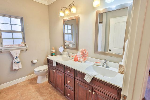 25 NW Maples Street, Fort Walton Beach, FL 32548