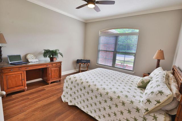 25 NW Maples Street, Fort Walton Beach, FL 32548
