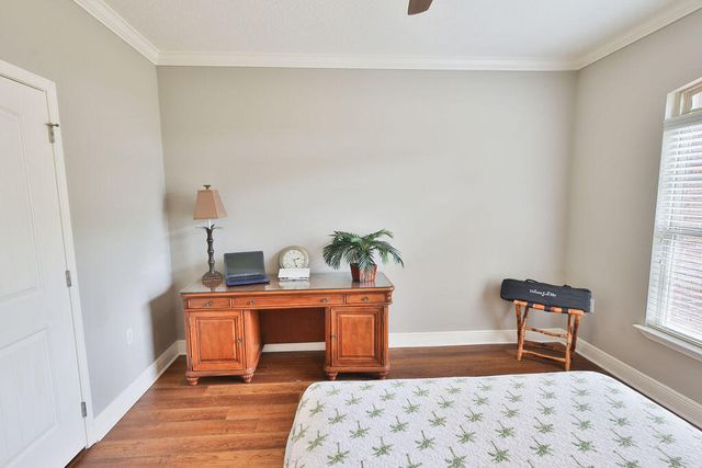 25 NW Maples Street, Fort Walton Beach, FL 32548