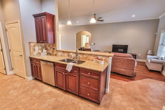 25 NW Maples Street, Fort Walton Beach, FL 32548