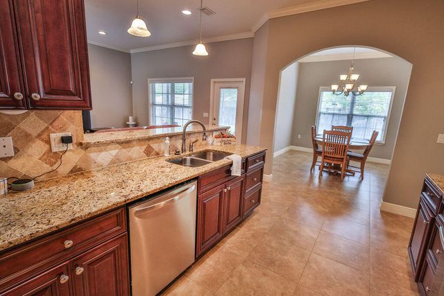 25 NW Maples Street, Fort Walton Beach, FL 32548