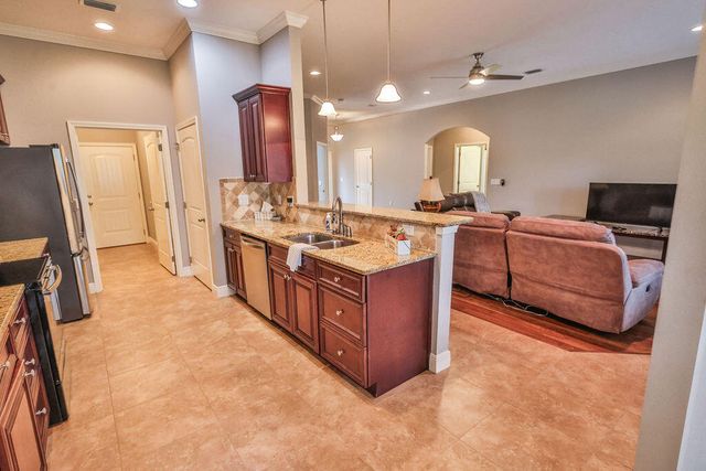 25 NW Maples Street, Fort Walton Beach, FL 32548