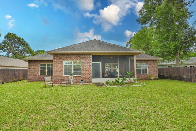 25 NW Maples Street, Fort Walton Beach, FL 32548