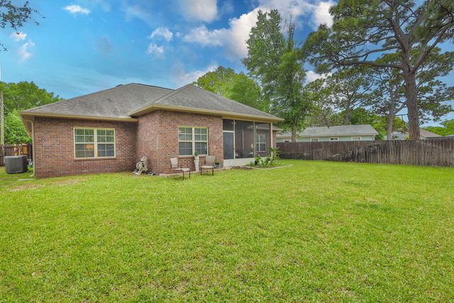 25 NW Maples Street, Fort Walton Beach, FL 32548