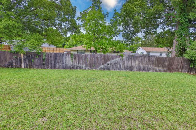 25 NW Maples Street, Fort Walton Beach, FL 32548