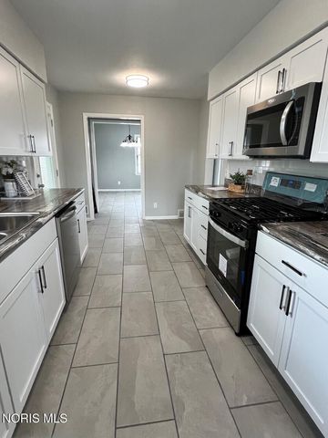6003 Davida Drive, Toledo, OH 43612