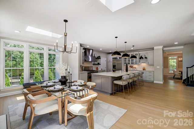 8707 Fairview Road, Charlotte, NC 28226